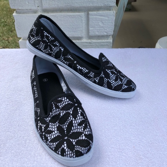 Shoe - Picture 7 of 8